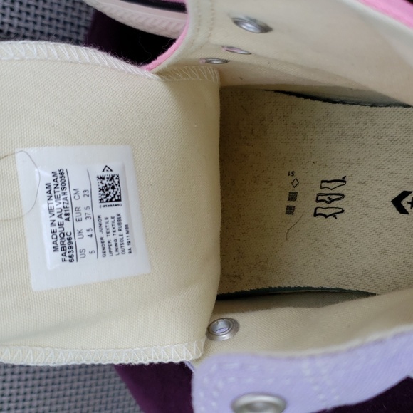 EUC CTAS Classic High Top in White/Red/Blue/Purple (Jr. 5) KICKS - Picture 6 of 8